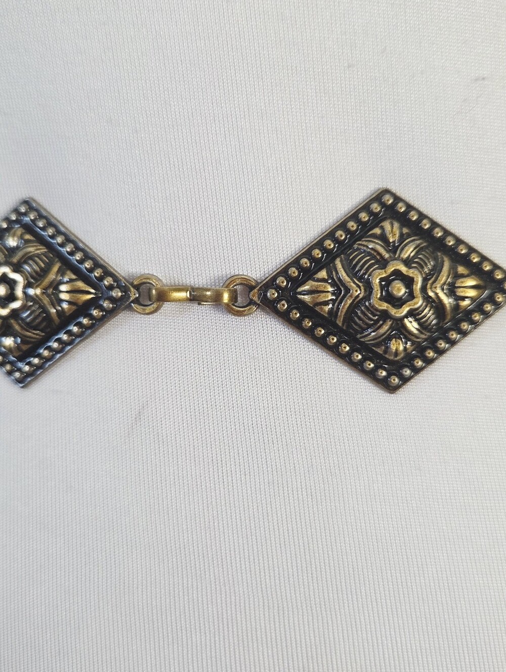 Gold Tone Diamond Shape Chain Belt - Picture 5 of 8